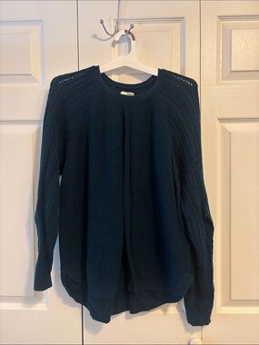 Women’s Cable Knit Crewneck Sweater - Dark Teal